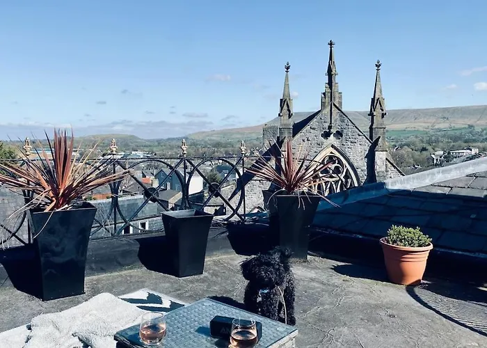 Boutique Penthouse Apartment With Rooftop Terrace